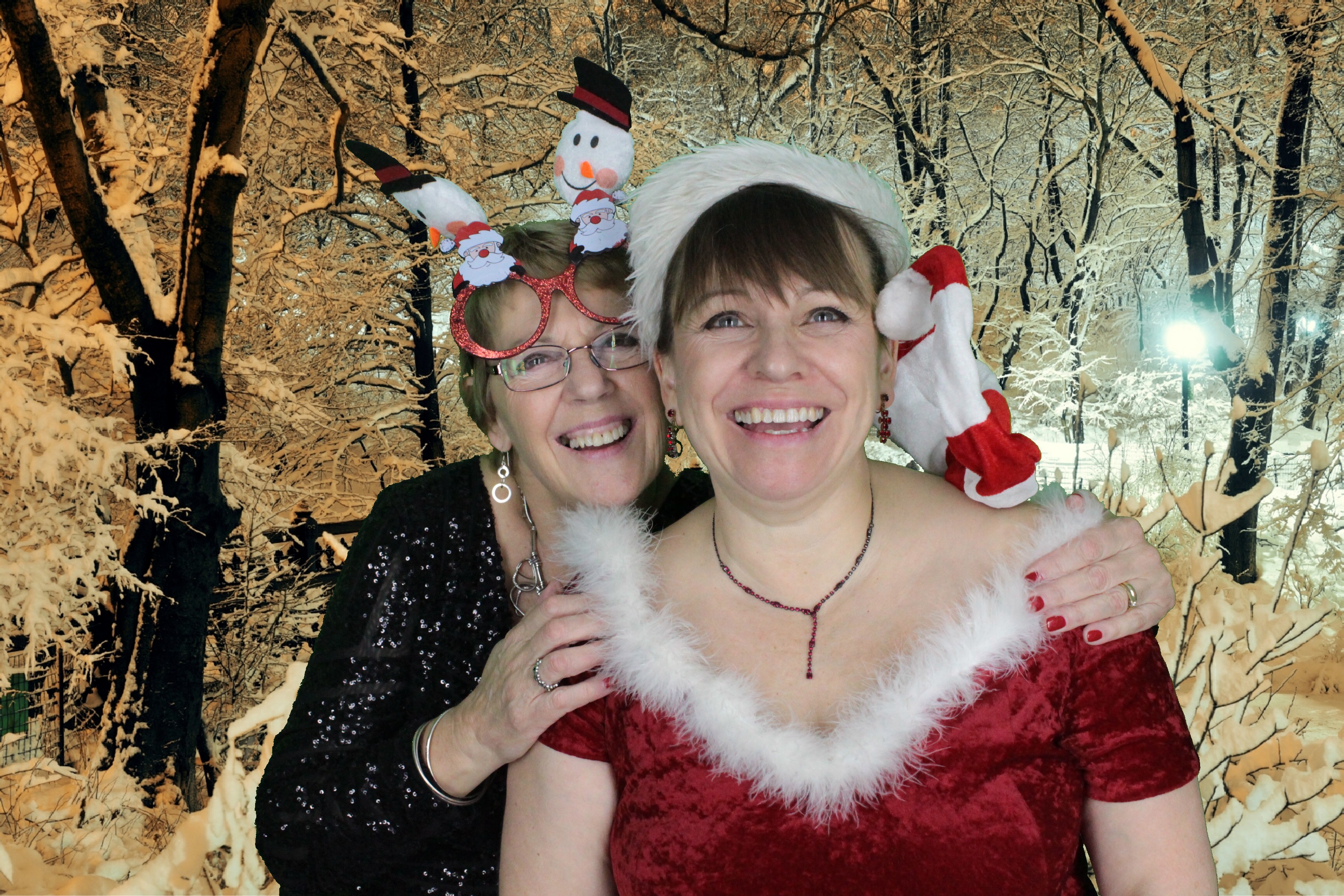 Upavon Officers' Mess Christmas Party | View more photos from the event at gallery.myphotoboothexperience.co.uk/u/MyPhotoBoothExperienceLtd/Upavon-Officers-Mess-Christmas-Party